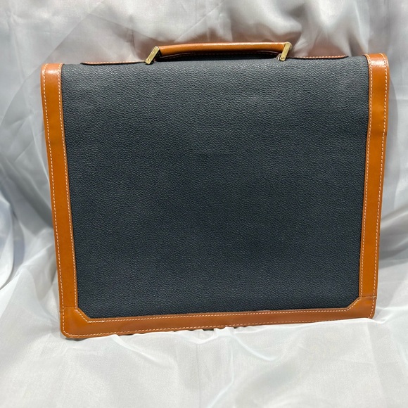 Gerard Henon Paris Vintage messenger bag/briefcase with lock and key - Picture 2 of 8